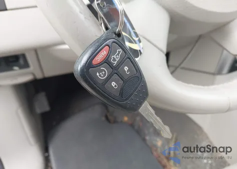 2008 Chrysler Aspen Limited z USA, uszkodzony, nr VIN 1A8HW58288F148581